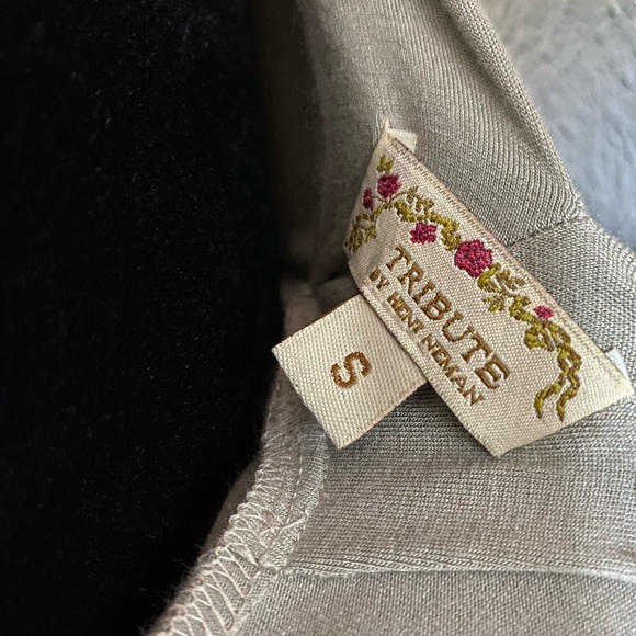 TRIBUTE dress by Heni Neman - Picture 11 of 11